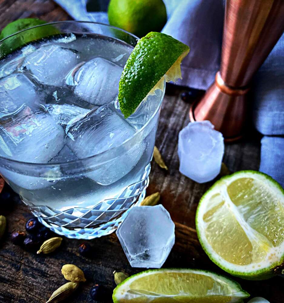 Gin Tonic aus München mit Holunderblütensirup - in 5 Minuten